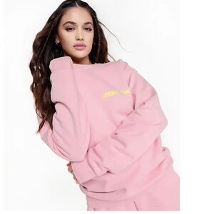New About Face MOODY MAUVE CREWNECK
LIMITED EDITION OVERSIZED CREWNECK